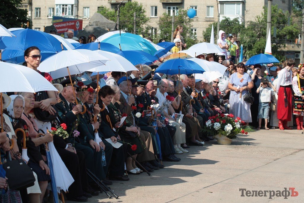 В Кременчуге в честь 67-й годовщины Победы прошел праздничный митинг (ФОТОРЕПОРТАЖ) В Кременчуге в честь 67-й годовщины Победы прошел праздничный митинг (ФОТОРЕПОРТАЖ)