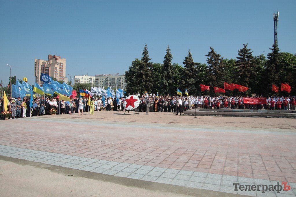 В Кременчуге в честь 67-й годовщины Победы прошел праздничный митинг (ФОТОРЕПОРТАЖ) В Кременчуге в честь 67-й годовщины Победы прошел праздничный митинг (ФОТОРЕПОРТАЖ)