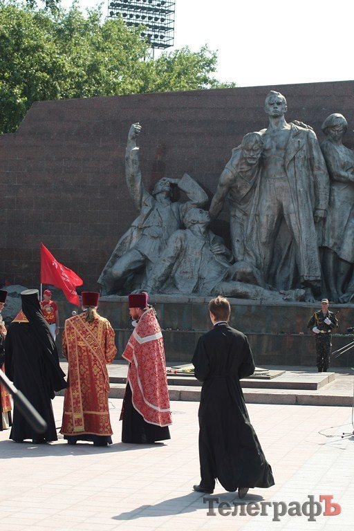 В Кременчуге в честь 67-й годовщины Победы прошел праздничный митинг (ФОТОРЕПОРТАЖ) В Кременчуге в честь 67-й годовщины Победы прошел праздничный митинг (ФОТОРЕПОРТАЖ)