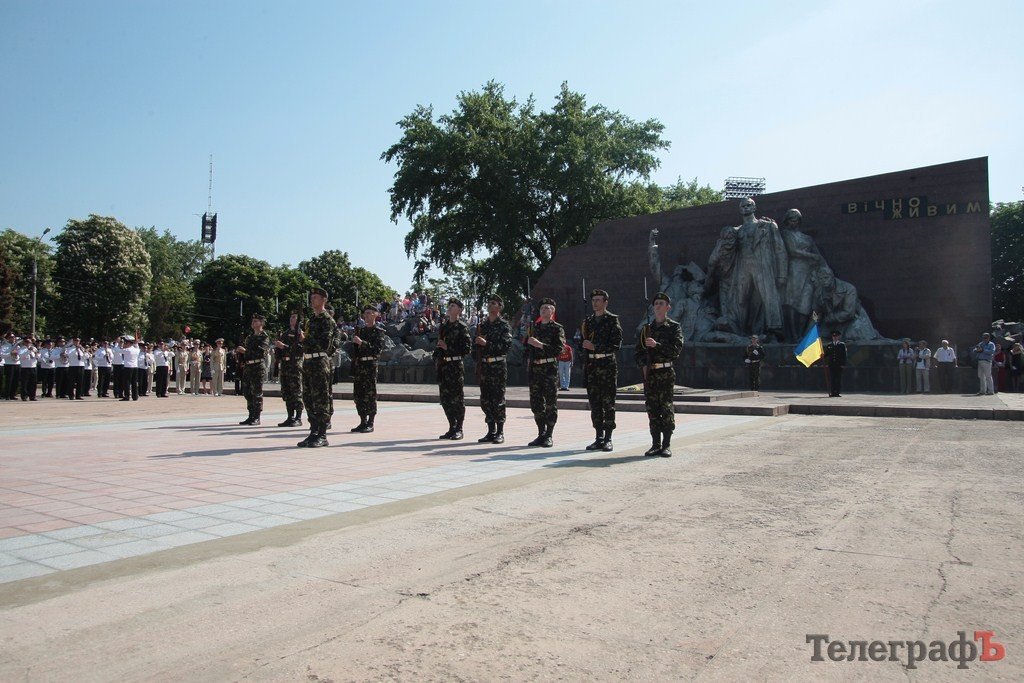 В Кременчуге в честь 67-й годовщины Победы прошел праздничный митинг (ФОТОРЕПОРТАЖ) В Кременчуге в честь 67-й годовщины Победы прошел праздничный митинг (ФОТОРЕПОРТАЖ)