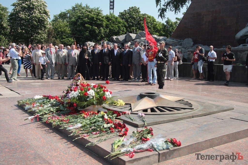 В Кременчуге в честь 67-й годовщины Победы прошел праздничный митинг (ФОТОРЕПОРТАЖ) В Кременчуге в честь 67-й годовщины Победы прошел праздничный митинг (ФОТОРЕПОРТАЖ)