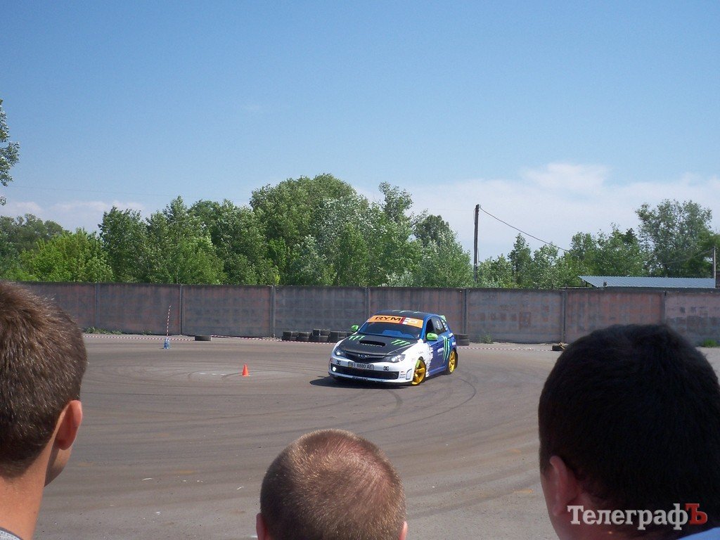 Авто-шоу «Весенний драйв: Кубок Победы» в Кременчуге (ВИДЕО, ФОТО) Авто-шоу «Весенний драйв: Кубок Победы» в Кременчуге (ВИДЕО, ФОТО)