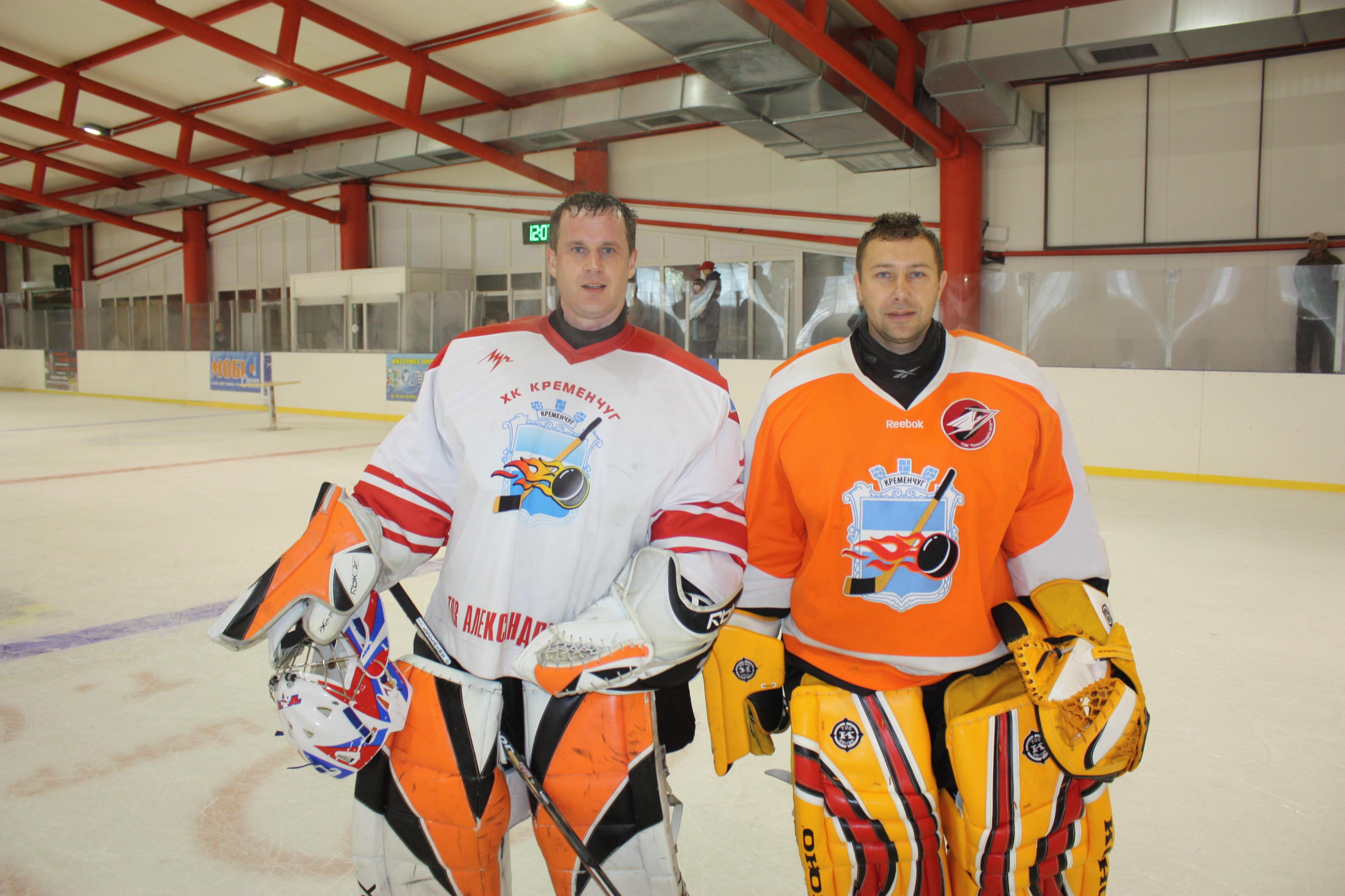 ХОККЕЙ. В напряженном матче молодёжь одержала победу над ветеранами. ХОККЕЙ. В напряженном матче молодёжь одержала победу над ветеранами.