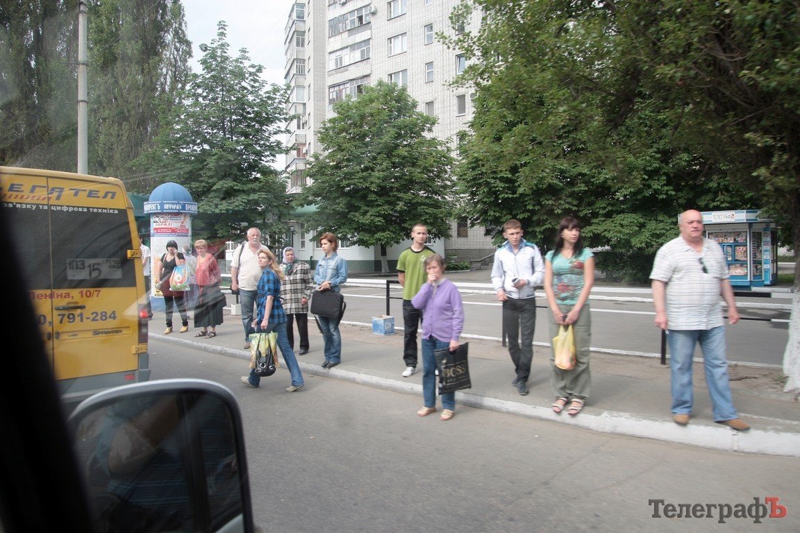 "Облава" на маршрутки в Кременчуге: люди не могли добраться на работу (ФОТОРЕПОРТАЖ) "Облава" на маршрутки в Кременчуге: люди не могли добраться на работу (ФОТОРЕПОРТАЖ)