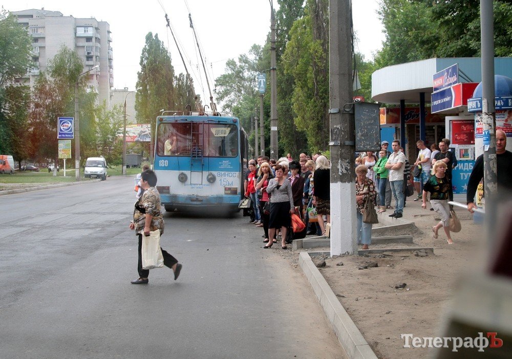 "Облава" на маршрутки в Кременчуге: люди не могли добраться на работу (ФОТОРЕПОРТАЖ) "Облава" на маршрутки в Кременчуге: люди не могли добраться на работу (ФОТОРЕПОРТАЖ)