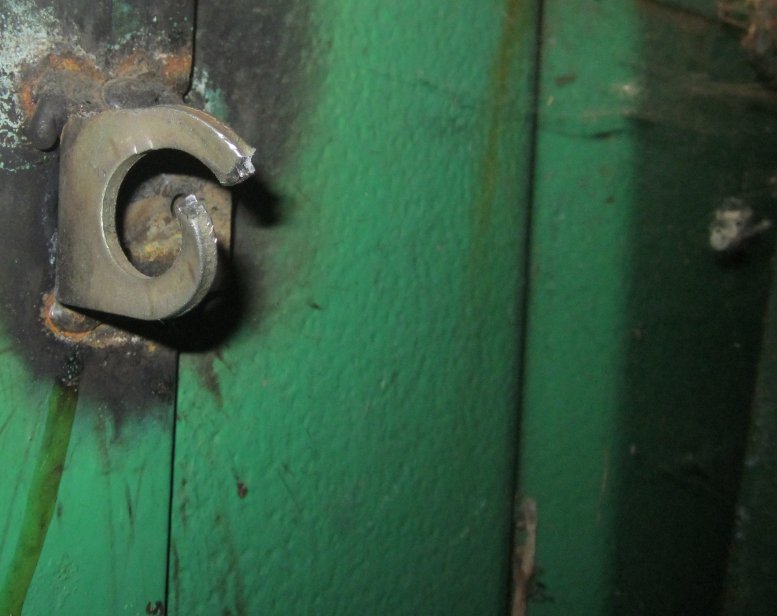 Трое кременчужан развлекались тем, что обворовывали киоски (ФОТО) Трое кременчужан развлекались тем, что обворовывали киоски (ФОТО)