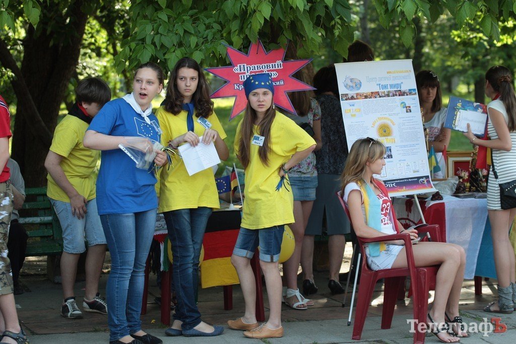 В Кременчуге ко Дню Европы открылся европейский квартал (ФОТОРЕПОРТАЖ) В Кременчуге ко Дню Европы открылся европейский квартал (ФОТОРЕПОРТАЖ)