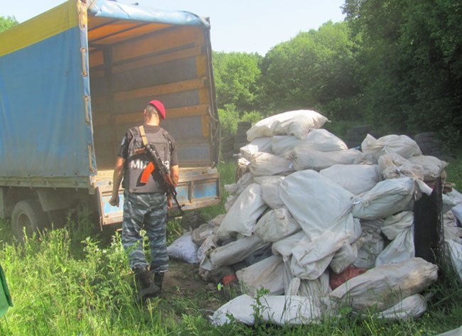 На Полтавщине сожгли 130 кило наркотиков (ФОТО) На Полтавщине сожгли 130 кило наркотиков (ФОТО)