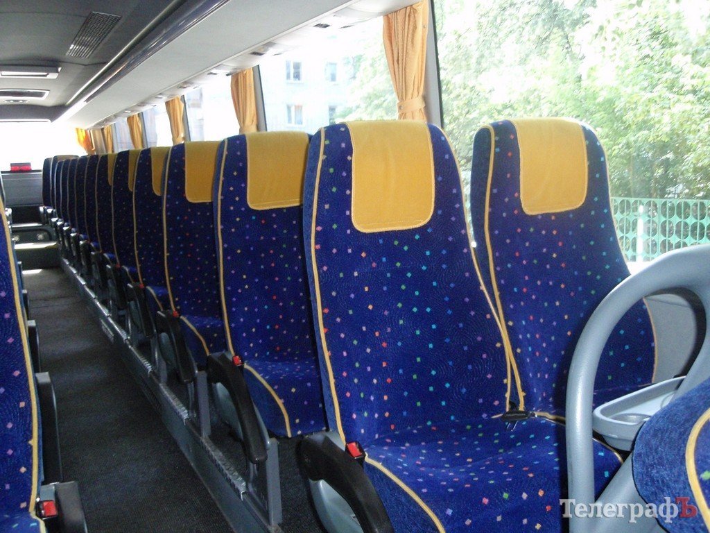 Кременчугские футболисты на выездные матчи теперь будут ездить на «Кременьбасе» (ФОТО) Кременчугские футболисты на выездные матчи теперь будут ездить на «Кременьбасе» (ФОТО)