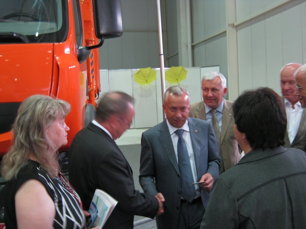 Кременчугский мусоровоз КрАЗ К16.2R получил высокую оценку на выставке «Экология 2012» в Донецке Кременчугский мусоровоз КрАЗ К16.2R получил высокую оценку на выставке «Экология 2012» в Донецке