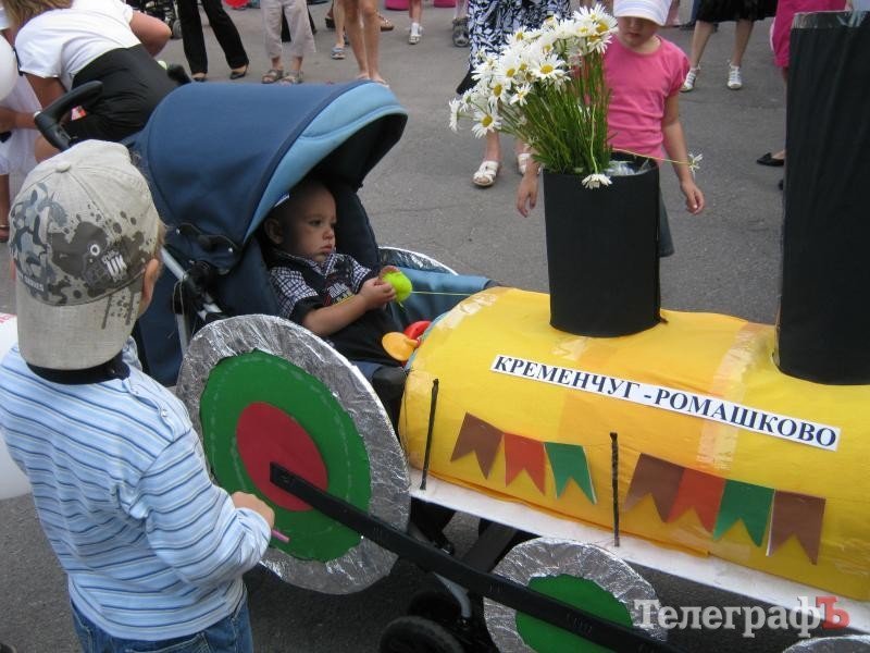 Парад колясок в Кременчуге (ФОТО, ВИДЕО) Парад колясок в Кременчуге (ФОТО, ВИДЕО)