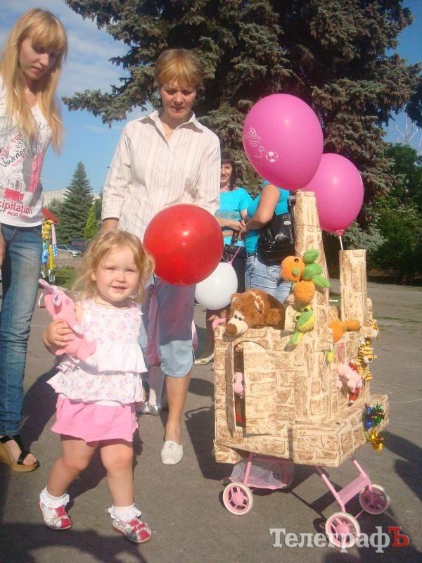 Парад колясок в Кременчуге (ФОТО, ВИДЕО) Парад колясок в Кременчуге (ФОТО, ВИДЕО)