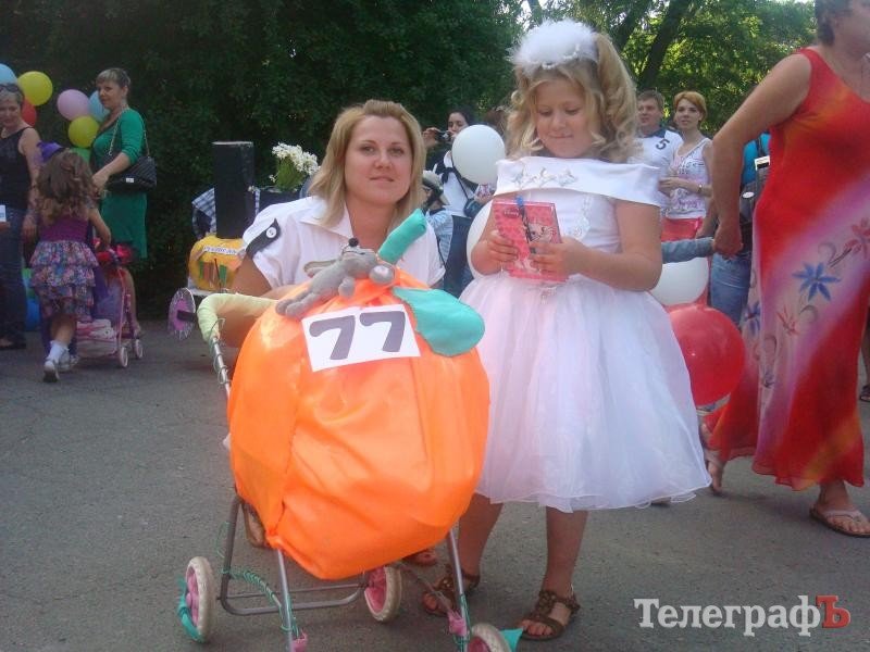 Парад колясок в Кременчуге (ФОТО, ВИДЕО) Парад колясок в Кременчуге (ФОТО, ВИДЕО)