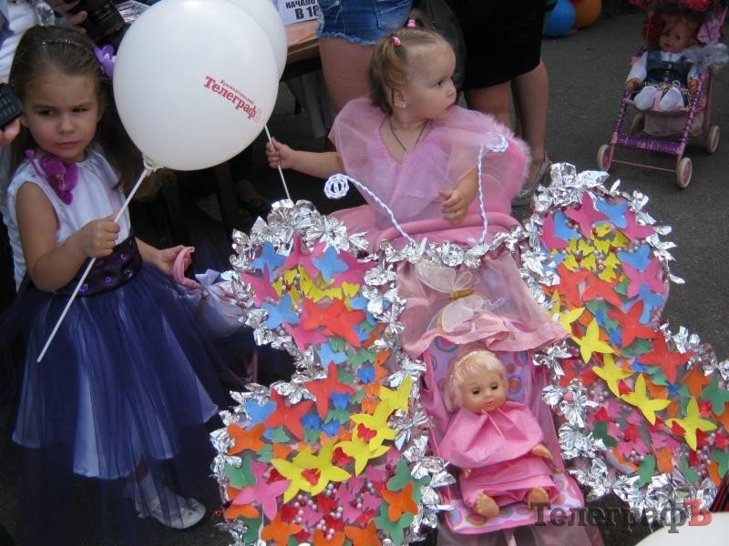 Парад колясок в Кременчуге (ФОТО, ВИДЕО) Парад колясок в Кременчуге (ФОТО, ВИДЕО)