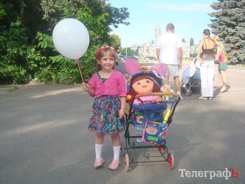 Парад колясок в Кременчуге (ФОТО, ВИДЕО) Парад колясок в Кременчуге (ФОТО, ВИДЕО)
