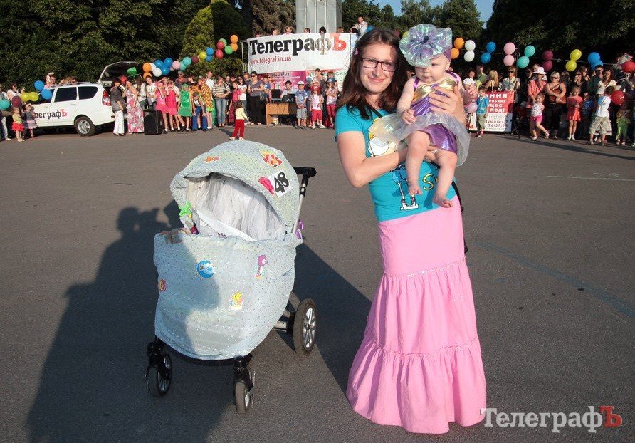 Парад колясок в Кременчуге (ФОТО, ВИДЕО) Парад колясок в Кременчуге (ФОТО, ВИДЕО)