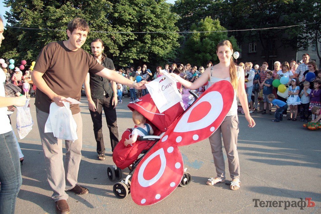Парад колясок в Кременчуге (ФОТО, ВИДЕО) Парад колясок в Кременчуге (ФОТО, ВИДЕО)