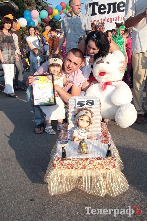 Парад колясок в Кременчуге (ФОТО, ВИДЕО) Парад колясок в Кременчуге (ФОТО, ВИДЕО)