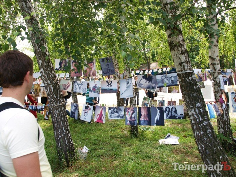 В Кременчуге состоялась первая фотовыставка «на сушке» (ФОТО) В Кременчуге состоялась первая фотовыставка «на сушке» (ФОТО)