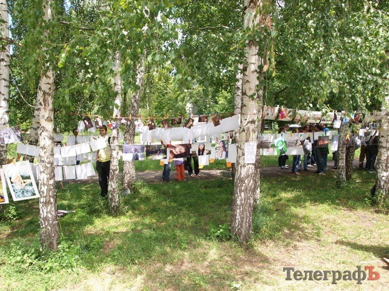 В Кременчуге состоялась первая фотовыставка «на сушке» (ФОТО) В Кременчуге состоялась первая фотовыставка «на сушке» (ФОТО)