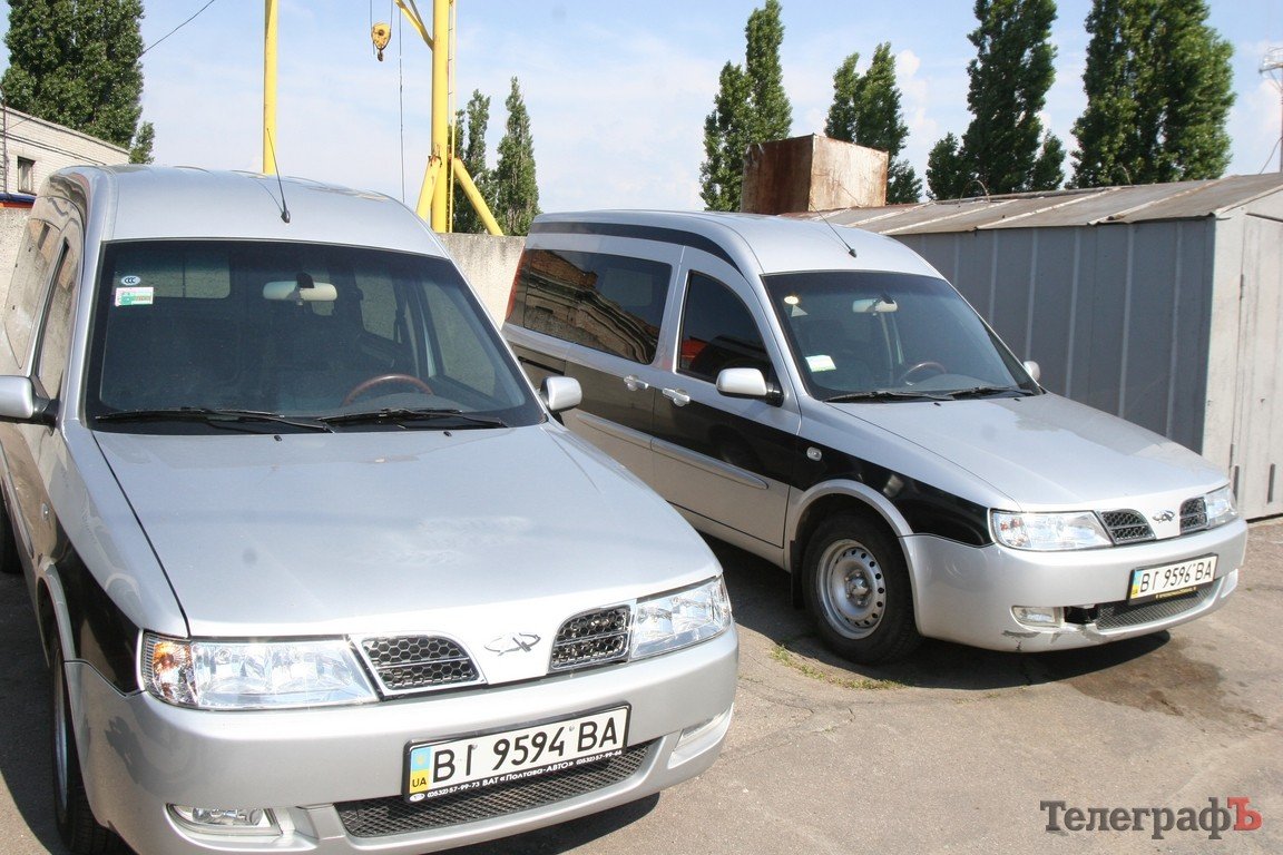 Мэру показали парад коммунальной техники (ФОТО) Мэру показали парад коммунальной техники (ФОТО)