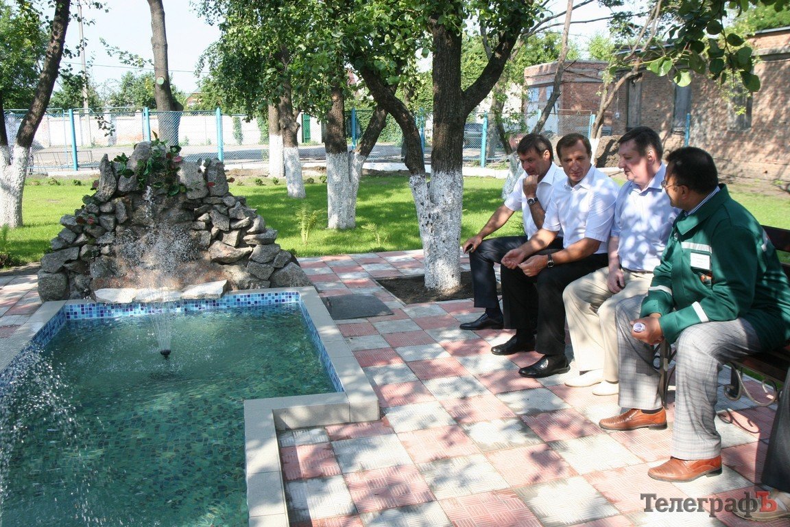 Мэру показали парад коммунальной техники (ФОТО) Мэру показали парад коммунальной техники (ФОТО)