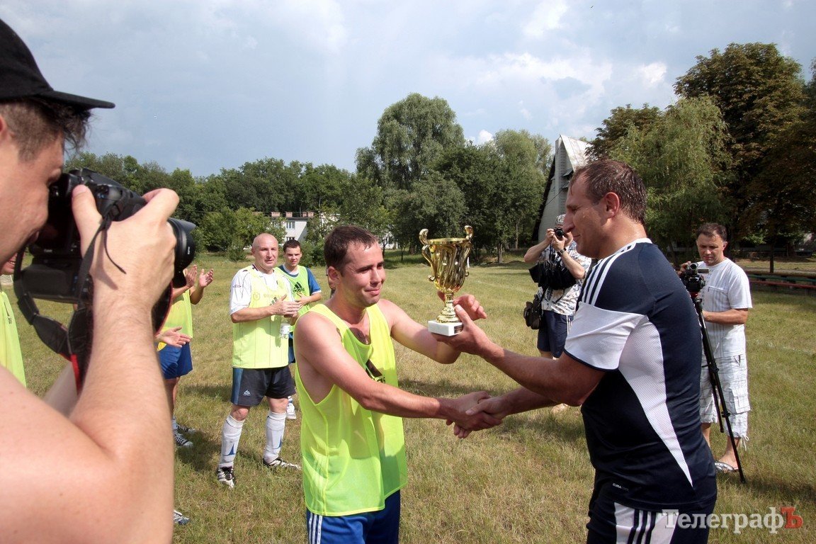 Журналисты проиграли властям в футбол со счетом 2:1 (ФОТО, ВИДЕО) Журналисты проиграли властям в футбол со счетом 2:1 (ФОТО, ВИДЕО)