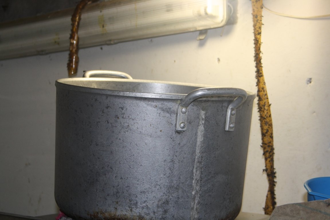 Кременчужанам продавали молочные продукты, изготовленные в антисанитарных условиях Кременчужанам продавали молочные продукты, изготовленные в антисанитарных условиях