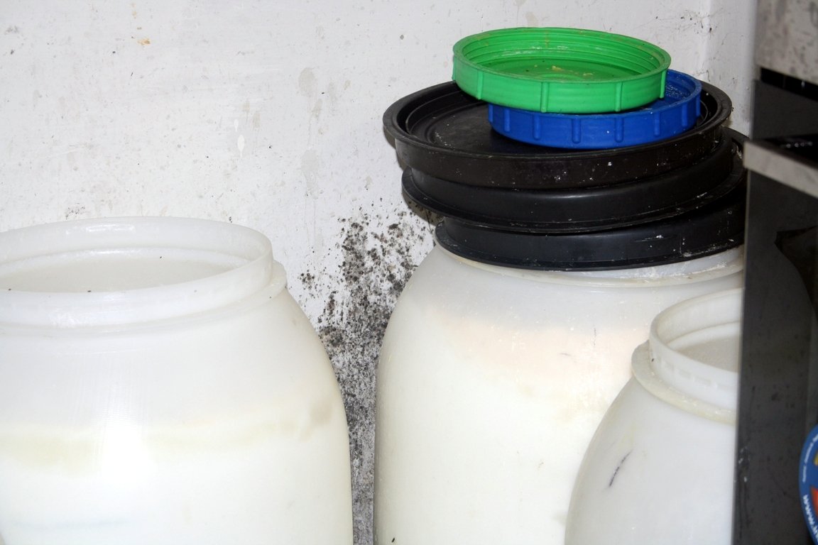 Кременчужанам продавали молочные продукты, изготовленные в антисанитарных условиях Кременчужанам продавали молочные продукты, изготовленные в антисанитарных условиях