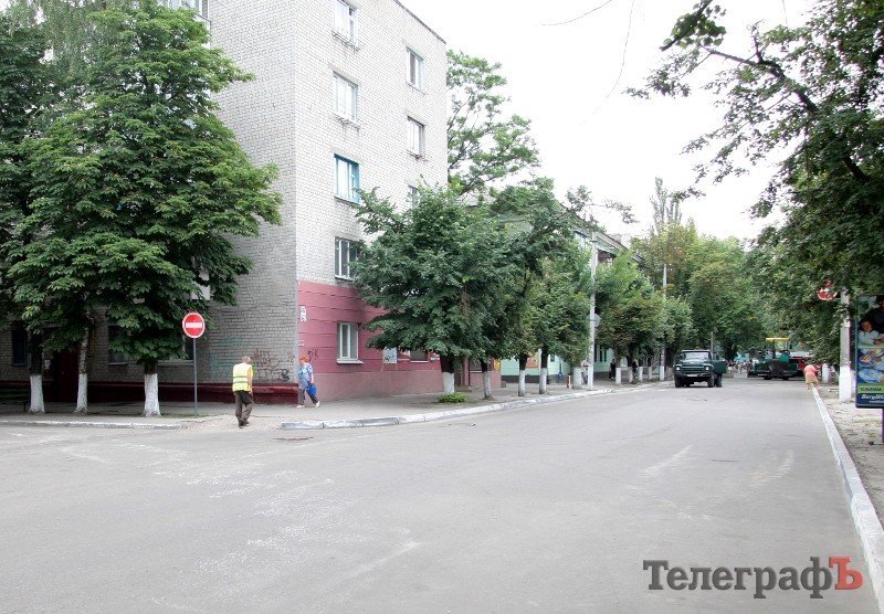 На улице Шевченко «подвинут» машины На улице Шевченко «подвинут» машины