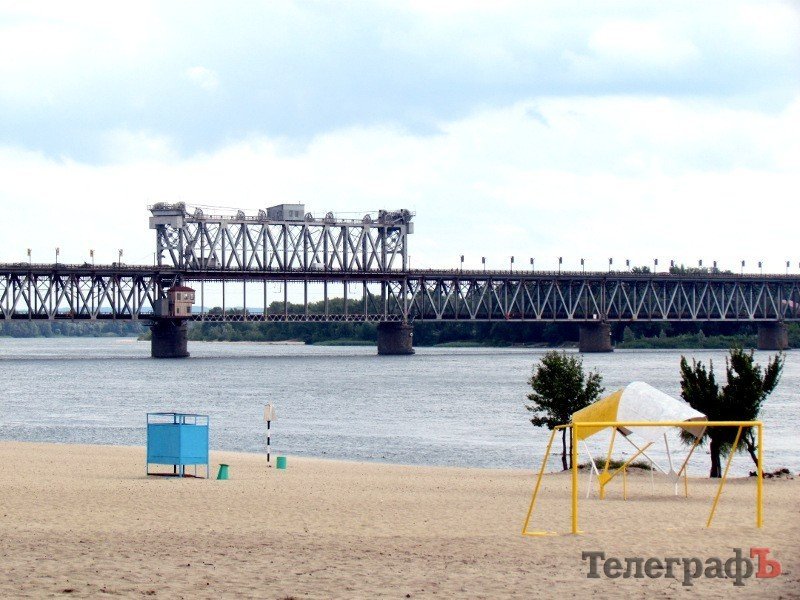 Возле центрального пляжа в Кременчуге три девушки избили сверстницу Возле центрального пляжа в Кременчуге три девушки избили сверстницу