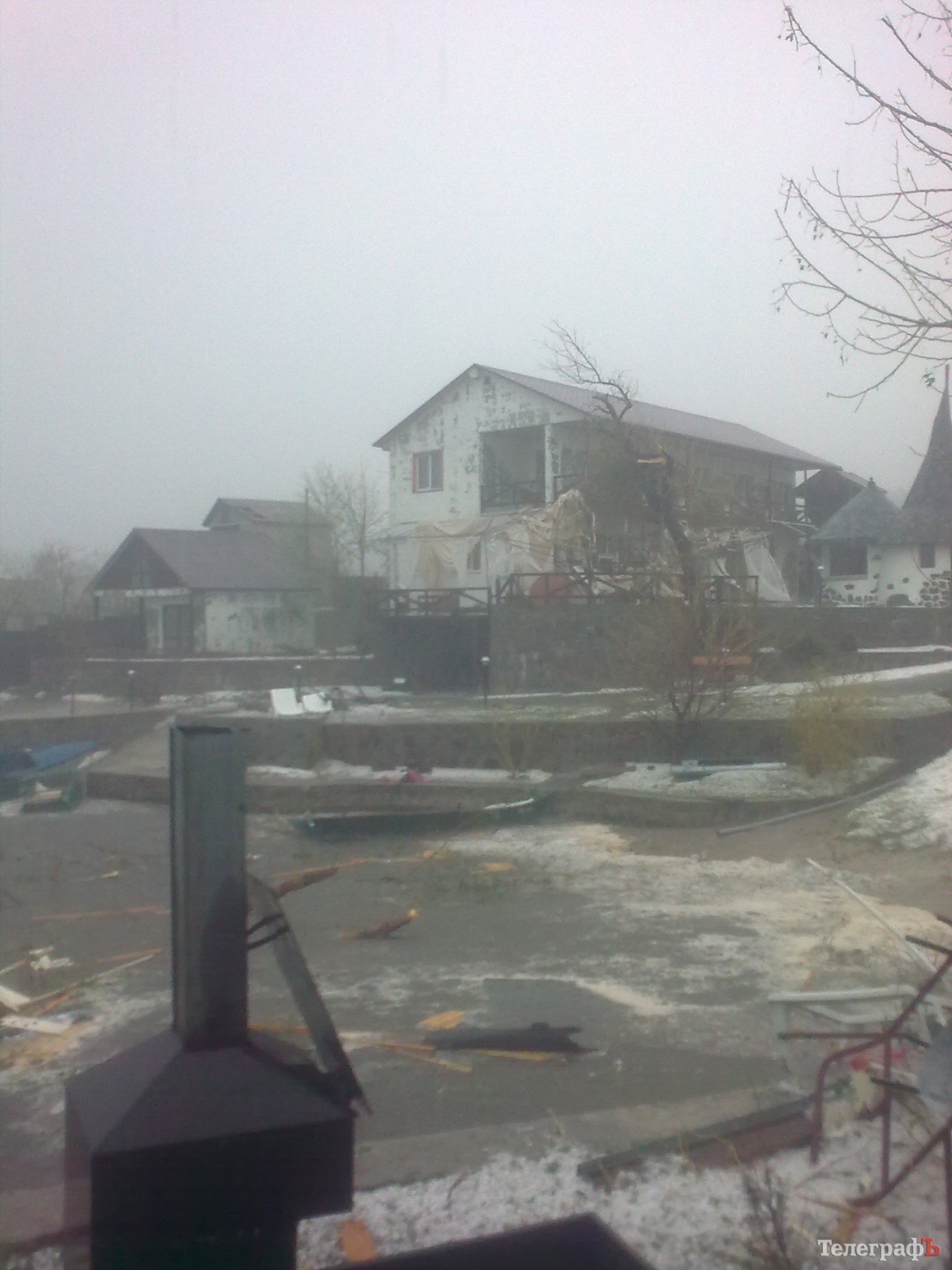 Как разгромило базу отдыха «Маяк» под Кременчугом (ФОТО) Как разгромило базу отдыха «Маяк» под Кременчугом (ФОТО)