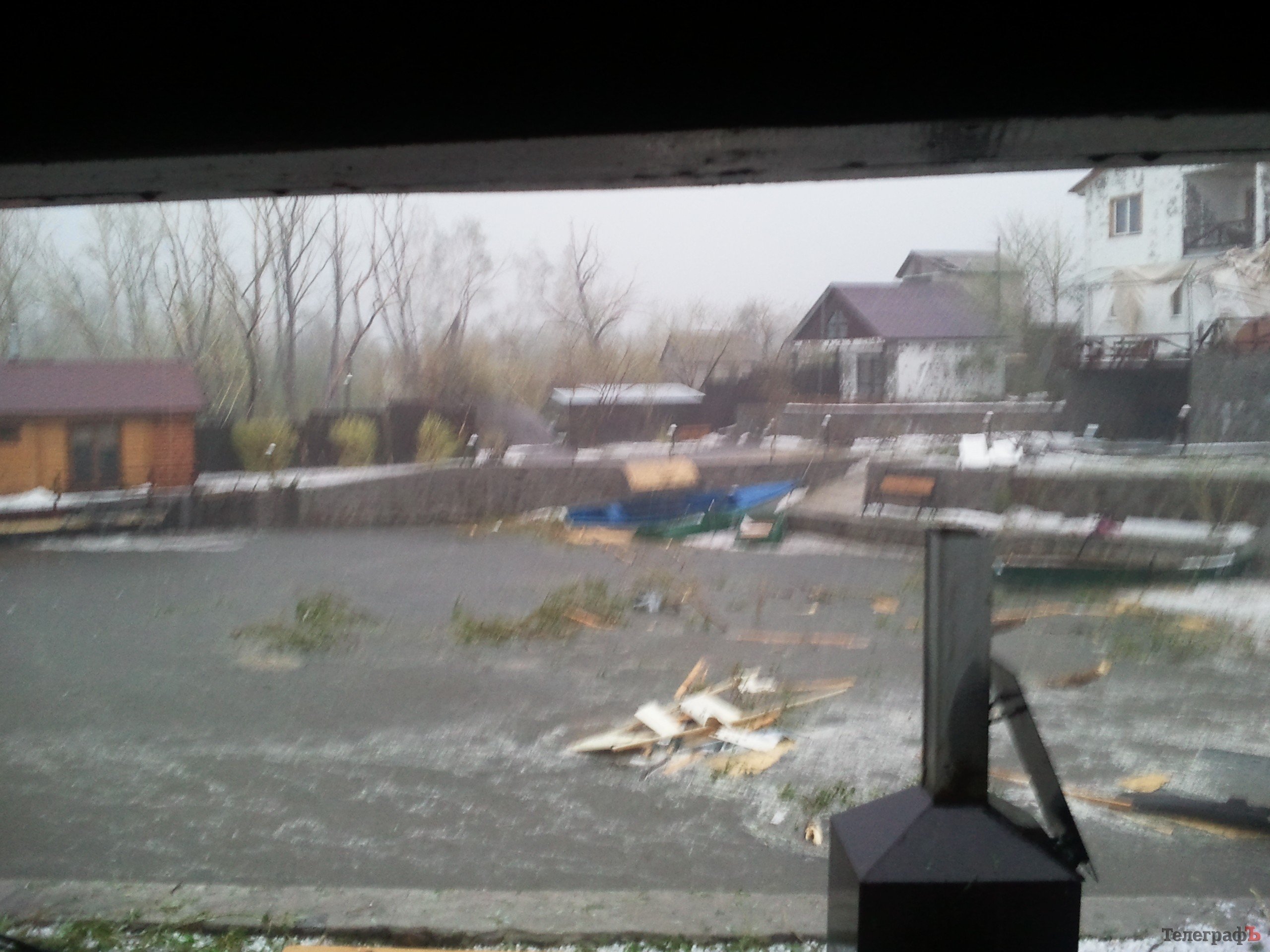 Как разгромило базу отдыха «Маяк» под Кременчугом (ФОТО) Как разгромило базу отдыха «Маяк» под Кременчугом (ФОТО)