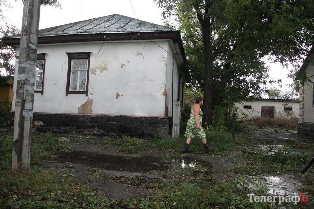 Что натворил ураган в Кременчуге и Кременчугском районе 14 июня (ФОТО, ВИДЕО) Что натворил ураган в Кременчуге и Кременчугском районе 14 июня (ФОТО, ВИДЕО)