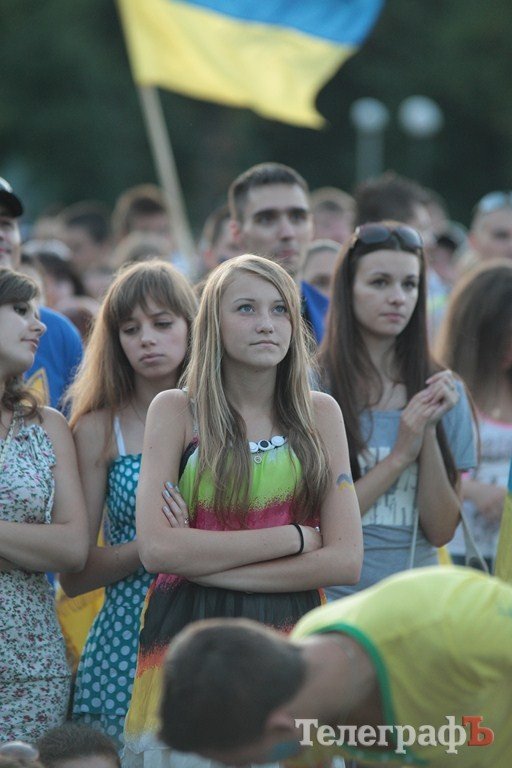 Как болели кременчужане за нашу сборную на матче «Украина-Франция» (ФОТОРЕПОРТАЖ) Как болели кременчужане за нашу сборную на матче «Украина-Франция» (ФОТОРЕПОРТАЖ)