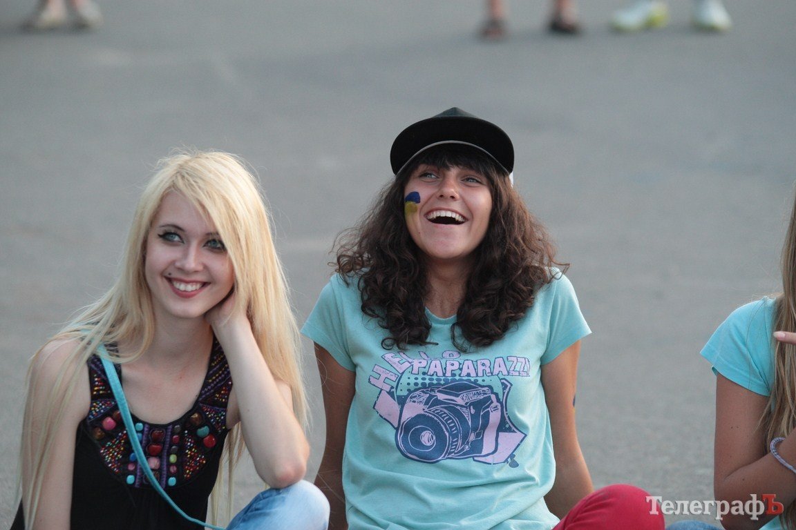 Как болели кременчужане за нашу сборную на матче «Украина-Франция» (ФОТОРЕПОРТАЖ) Как болели кременчужане за нашу сборную на матче «Украина-Франция» (ФОТОРЕПОРТАЖ)