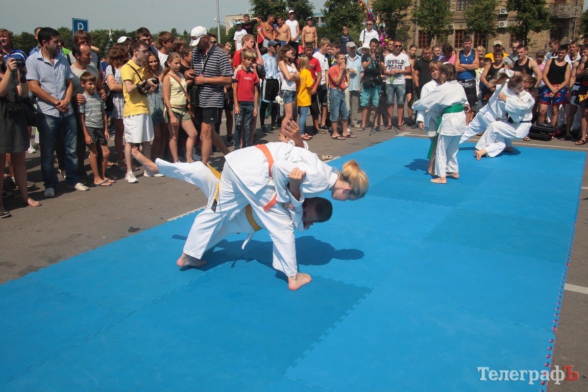 Фестиваль современной молодежной культуры «Extreme-zone» в Кременчуге (ВИДЕО, ФОТО) Фестиваль современной молодежной культуры «Extreme-zone» в Кременчуге (ВИДЕО, ФОТО)