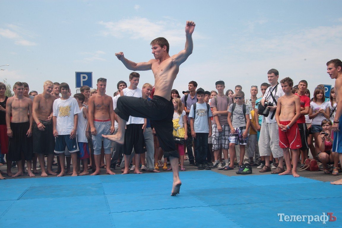Впервые на «Extreme-zone» состоялись соревнования по спортивно-боевому искусству Tricking (ФОТОРЕПОРТАЖ) Впервые на «Extreme-zone» состоялись соревнования по спортивно-боевому искусству Tricking (ФОТОРЕПОРТАЖ)