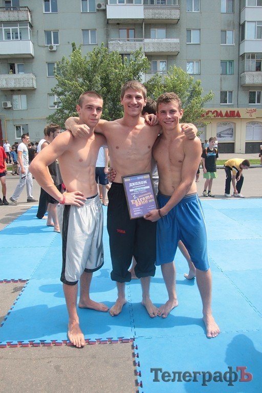 Впервые на «Extreme-zone» состоялись соревнования по спортивно-боевому искусству Tricking (ФОТОРЕПОРТАЖ) Впервые на «Extreme-zone» состоялись соревнования по спортивно-боевому искусству Tricking (ФОТОРЕПОРТАЖ)