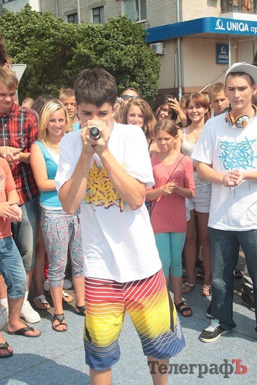 В Кременчуге играли мелодии без инструментов(ВИДЕО, ФОТО) В Кременчуге играли мелодии без инструментов(ВИДЕО, ФОТО)