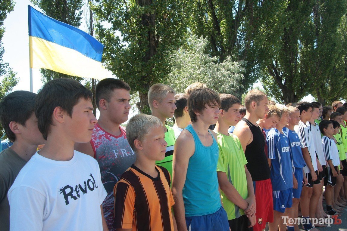 В Кременчуге проходят соревнования по пляжному футболу среди детей В Кременчуге проходят соревнования по пляжному футболу среди детей