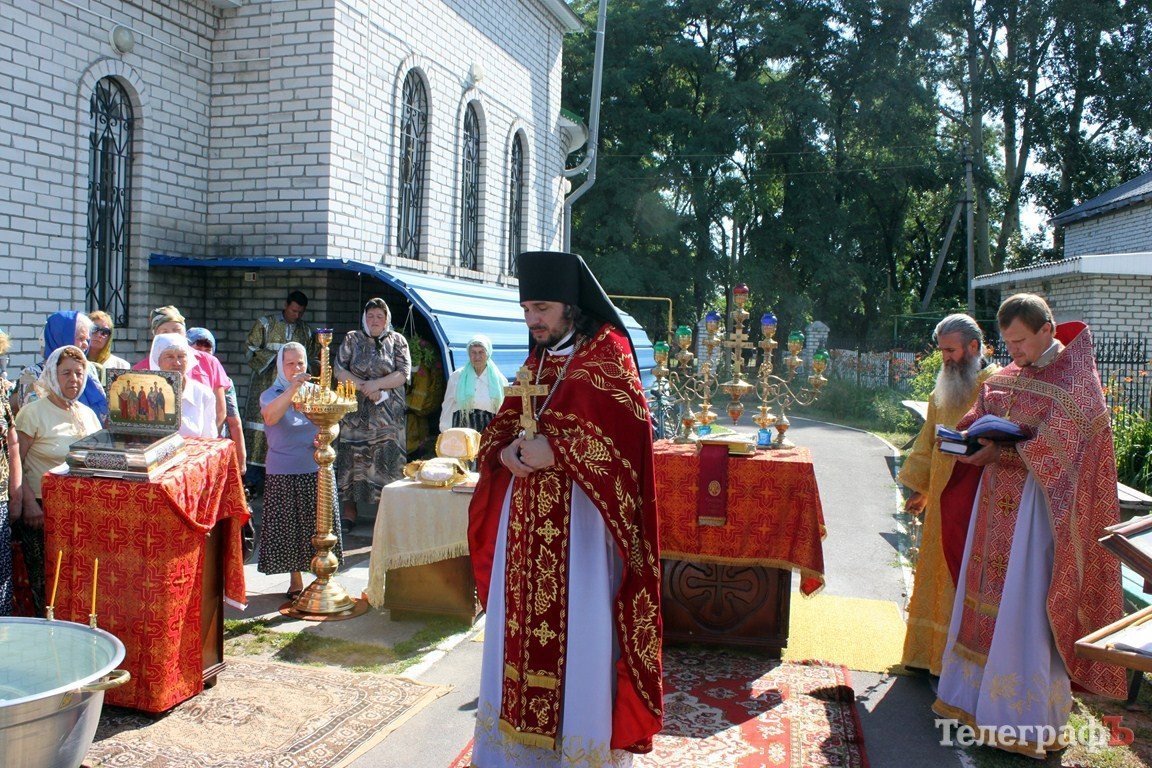 В церкви Серафима Cаровского прихожане смогли приложиться к мощам мученика Вонифатия (ФОТО, ВИДЕО) В церкви Серафима Cаровского прихожане смогли приложиться к мощам мученика Вонифатия (ФОТО, ВИДЕО)