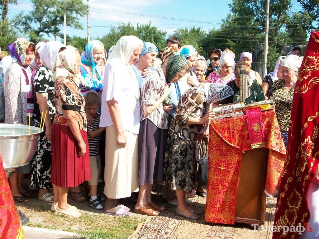 В церкви Серафима Cаровского прихожане смогли приложиться к мощам мученика Вонифатия (ФОТО, ВИДЕО) В церкви Серафима Cаровского прихожане смогли приложиться к мощам мученика Вонифатия (ФОТО, ВИДЕО)