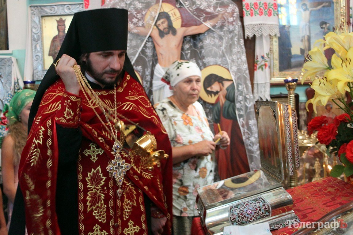 В церкви Серафима Cаровского прихожане смогли приложиться к мощам мученика Вонифатия (ФОТО, ВИДЕО) В церкви Серафима Cаровского прихожане смогли приложиться к мощам мученика Вонифатия (ФОТО, ВИДЕО)