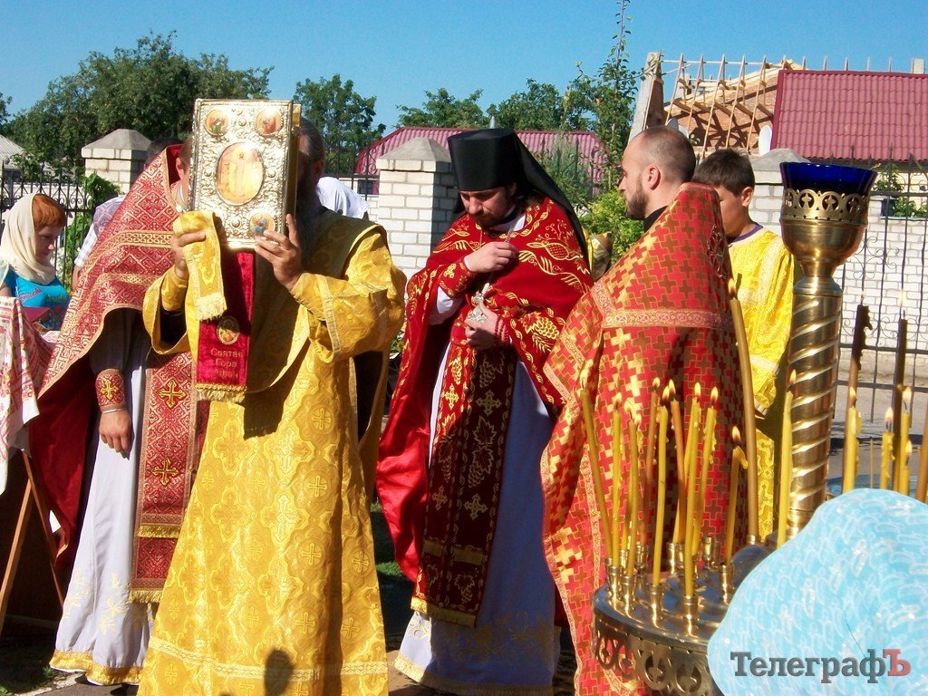 В церкви Серафима Cаровского прихожане смогли приложиться к мощам мученика Вонифатия (ФОТО, ВИДЕО) В церкви Серафима Cаровского прихожане смогли приложиться к мощам мученика Вонифатия (ФОТО, ВИДЕО)
