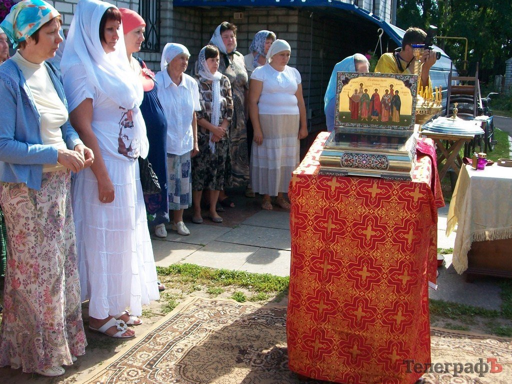 В церкви Серафима Cаровского прихожане смогли приложиться к мощам мученика Вонифатия (ФОТО, ВИДЕО) В церкви Серафима Cаровского прихожане смогли приложиться к мощам мученика Вонифатия (ФОТО, ВИДЕО)