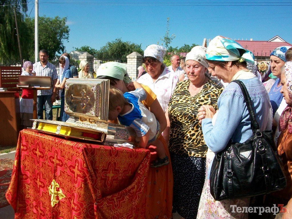 В церкви Серафима Cаровского прихожане смогли приложиться к мощам мученика Вонифатия (ФОТО, ВИДЕО) В церкви Серафима Cаровского прихожане смогли приложиться к мощам мученика Вонифатия (ФОТО, ВИДЕО)