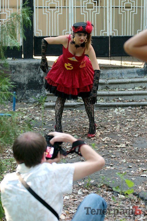 В Кременчуге фотографировали живых «кукол» (ФОТОРЕПОРТАЖ) В Кременчуге фотографировали живых «кукол» (ФОТОРЕПОРТАЖ)