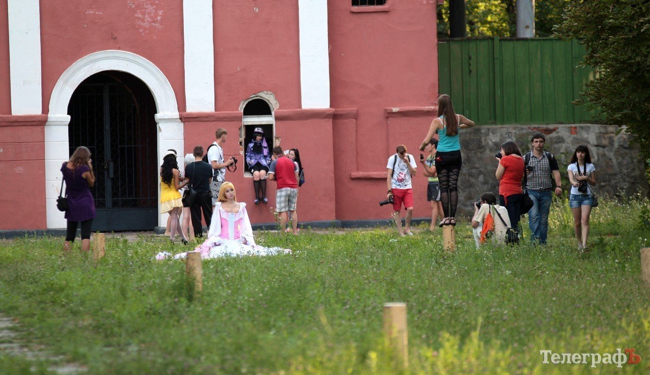 В Кременчуге фотографировали живых «кукол» (ФОТОРЕПОРТАЖ) В Кременчуге фотографировали живых «кукол» (ФОТОРЕПОРТАЖ)