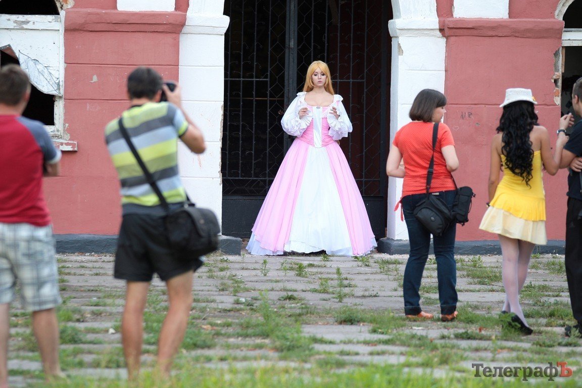 В Кременчуге фотографировали живых «кукол» (ФОТОРЕПОРТАЖ) В Кременчуге фотографировали живых «кукол» (ФОТОРЕПОРТАЖ)